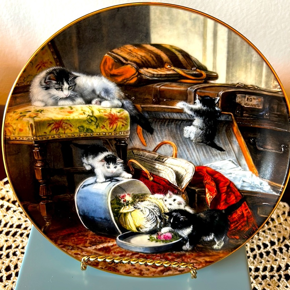Vintage Kittens Plate 1990 “Mischief with the Hatbox”